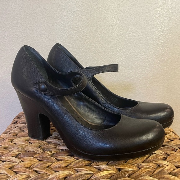 Gianni Bini Black Leather Round Toe Mary Jane Block Heel Pump.  Size 8.5 - Picture 3 of 10